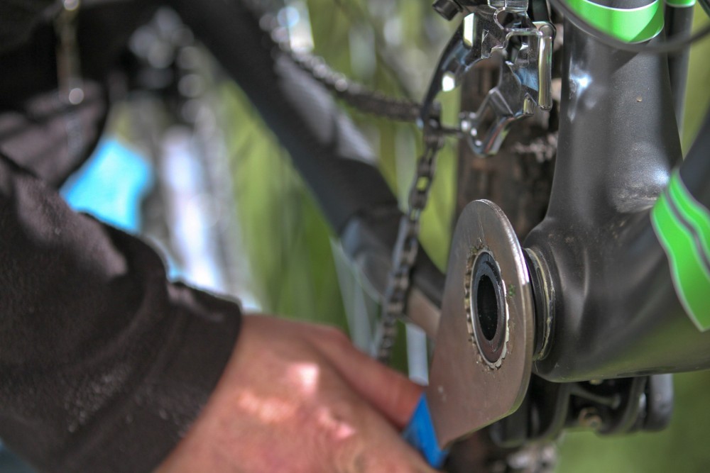 Bottom bracket service in progress